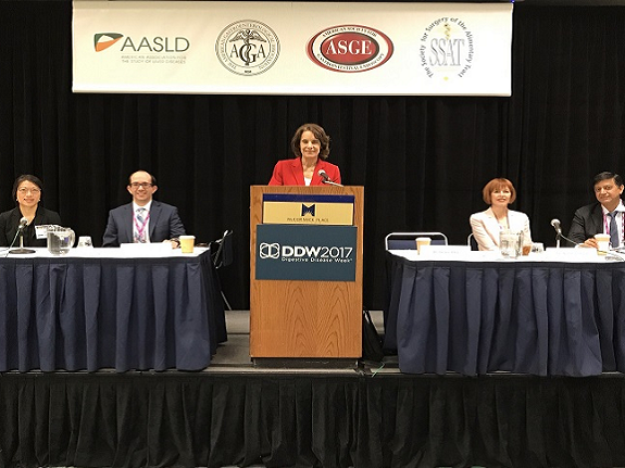 Throughout DDW, the newsroom holds press conferences on timely issues.